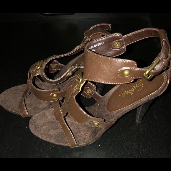 Brown Solanz Stilettos - Picture 4 of 4
